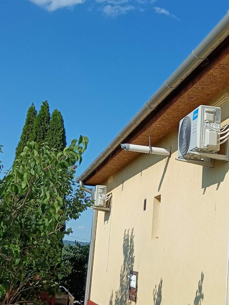 Kültéri egység tetőtér alatt, Pásztó