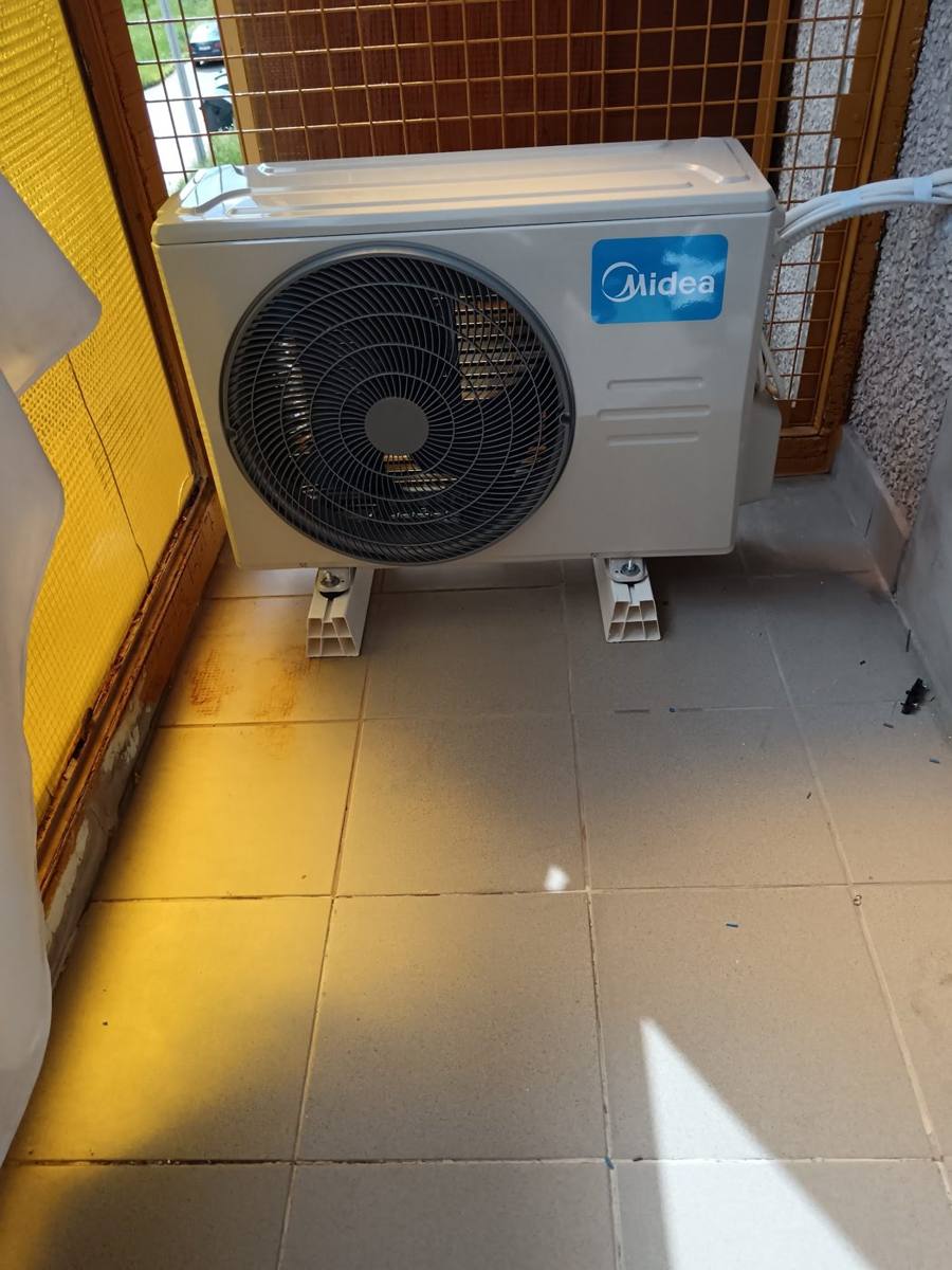 Kültéri egység fedett teraszon, Kisterenye